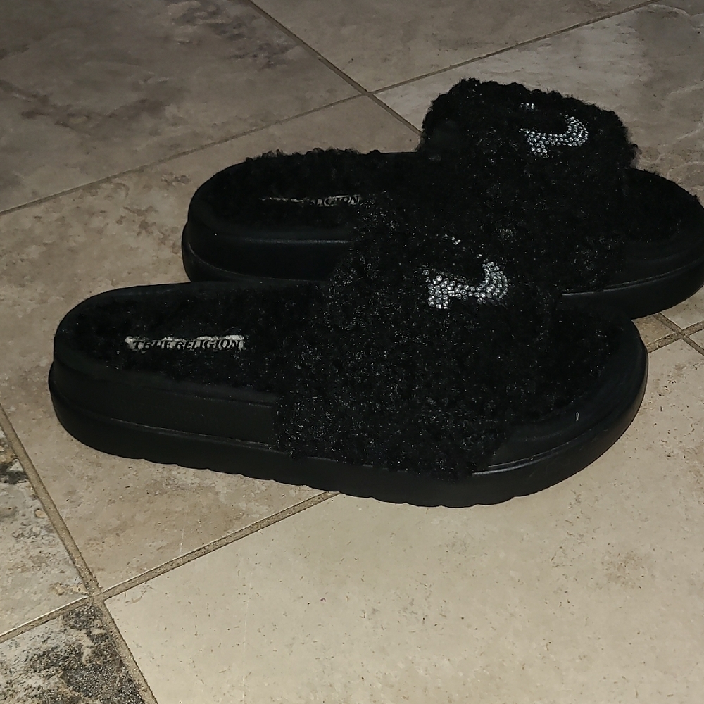 True Religion Black Fuzzy Slides with Rhinestone Detail - Picture 4 of 5